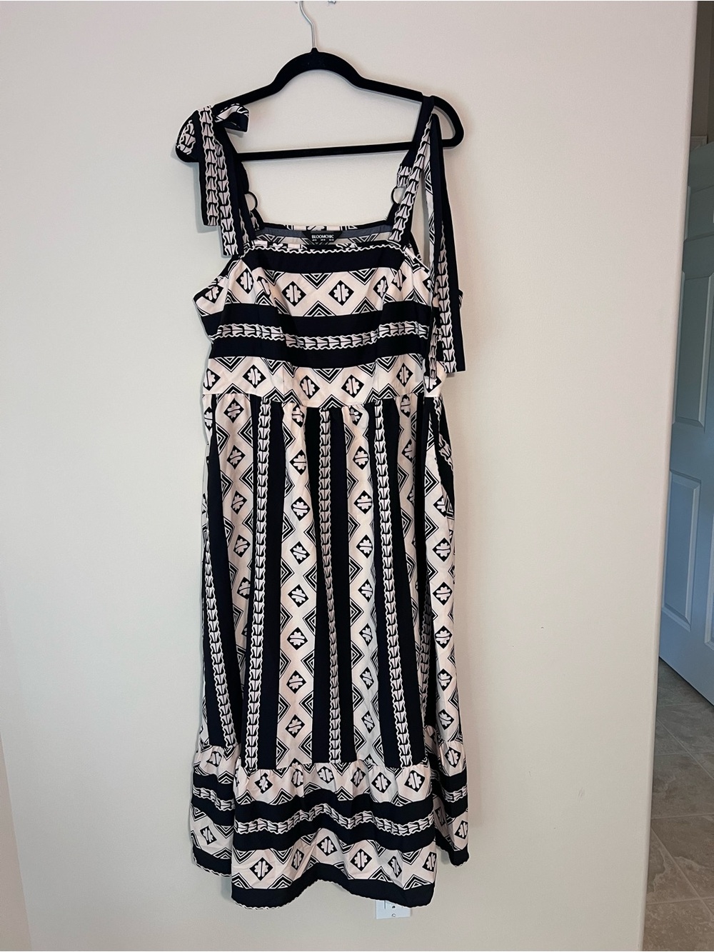 BloomChic Black & Cream Geometric Tie-Shoulder Maxi Dress
